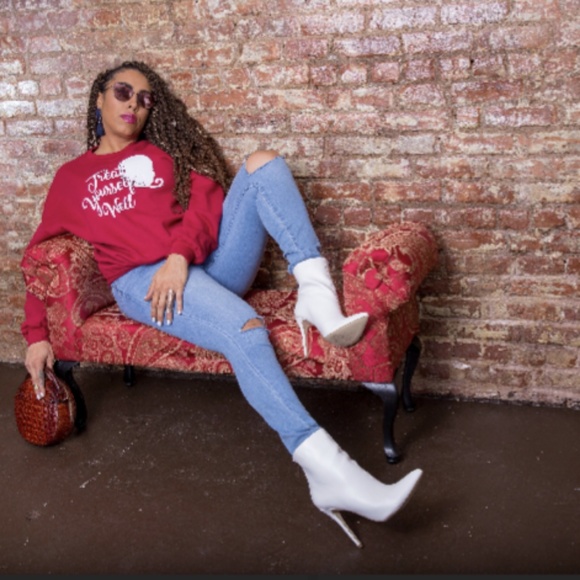 Sweatshirt - Picture 2 of 3